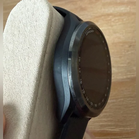 GARMIN Approach S42 GPS Golf Watch. Pre-Owned. Dust Plug. Great Condition. - Picture 3 of 12